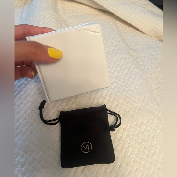 Mejuri box, bags and packaging - Picture 7 of 7